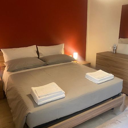 Appartamento Anna - Comfort E Stile In Centro Storico อิโมลา ภายนอก รูปภาพ