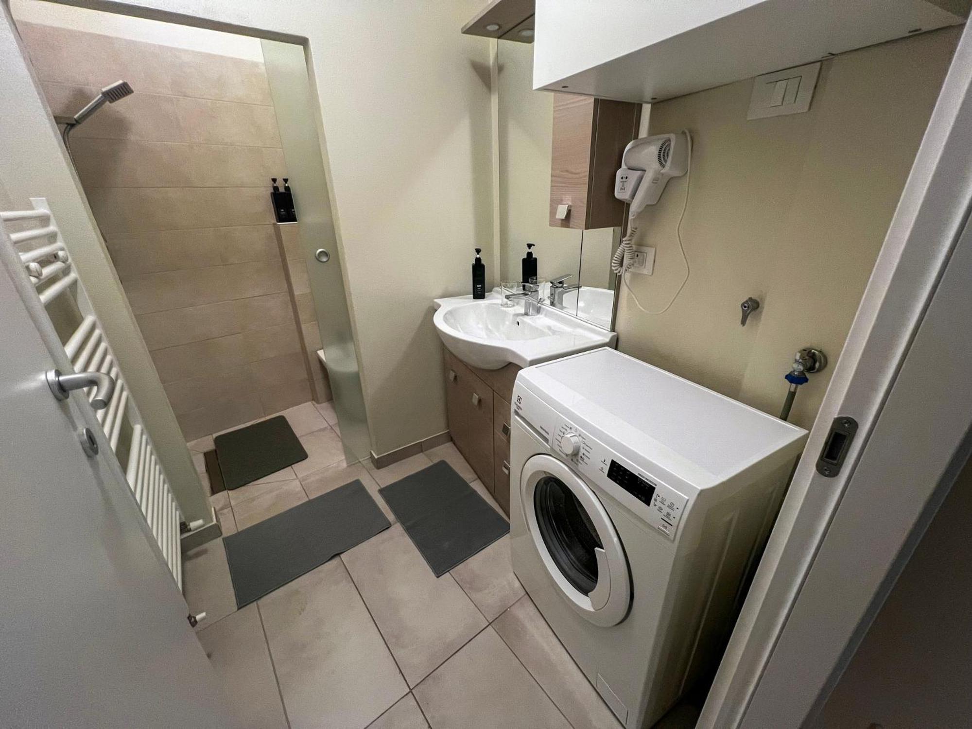 Appartamento Anna - Comfort E Stile In Centro Storico อิโมลา ภายนอก รูปภาพ
